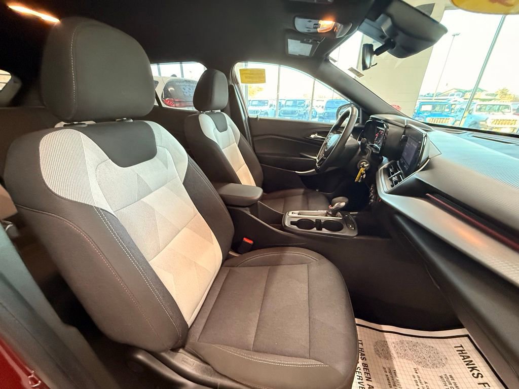 Used 2024 Chevrolet Trax RS w/ Driver Confidence Package image 15