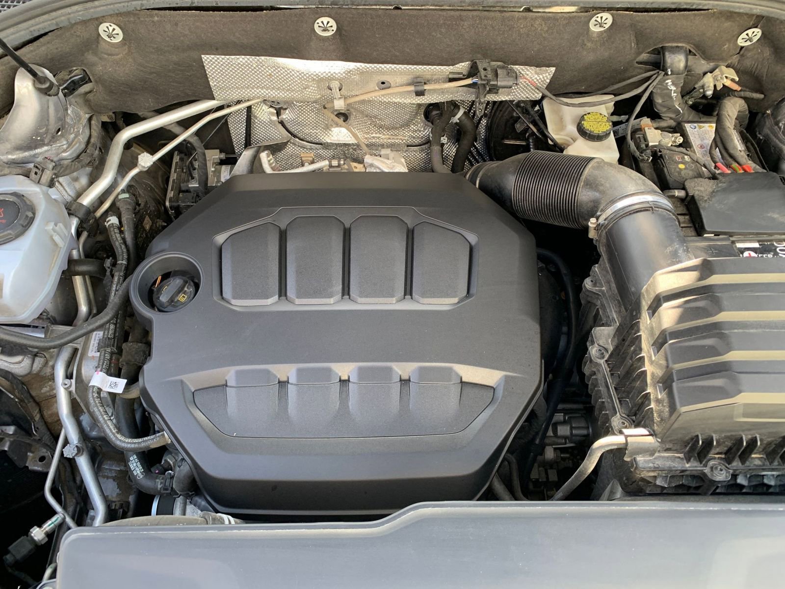 Used 2025 Volkswagen Atlas Cross Sport SE image 33