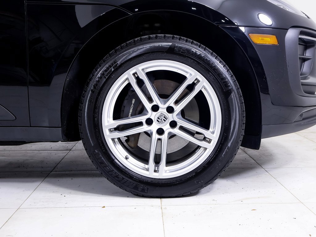 Used 2025 Porsche Macan image 21