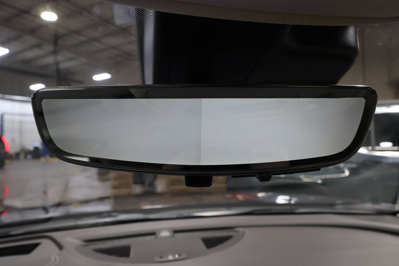 Used 2021 Buick Envision Avenir w/ Technology Package II image 14