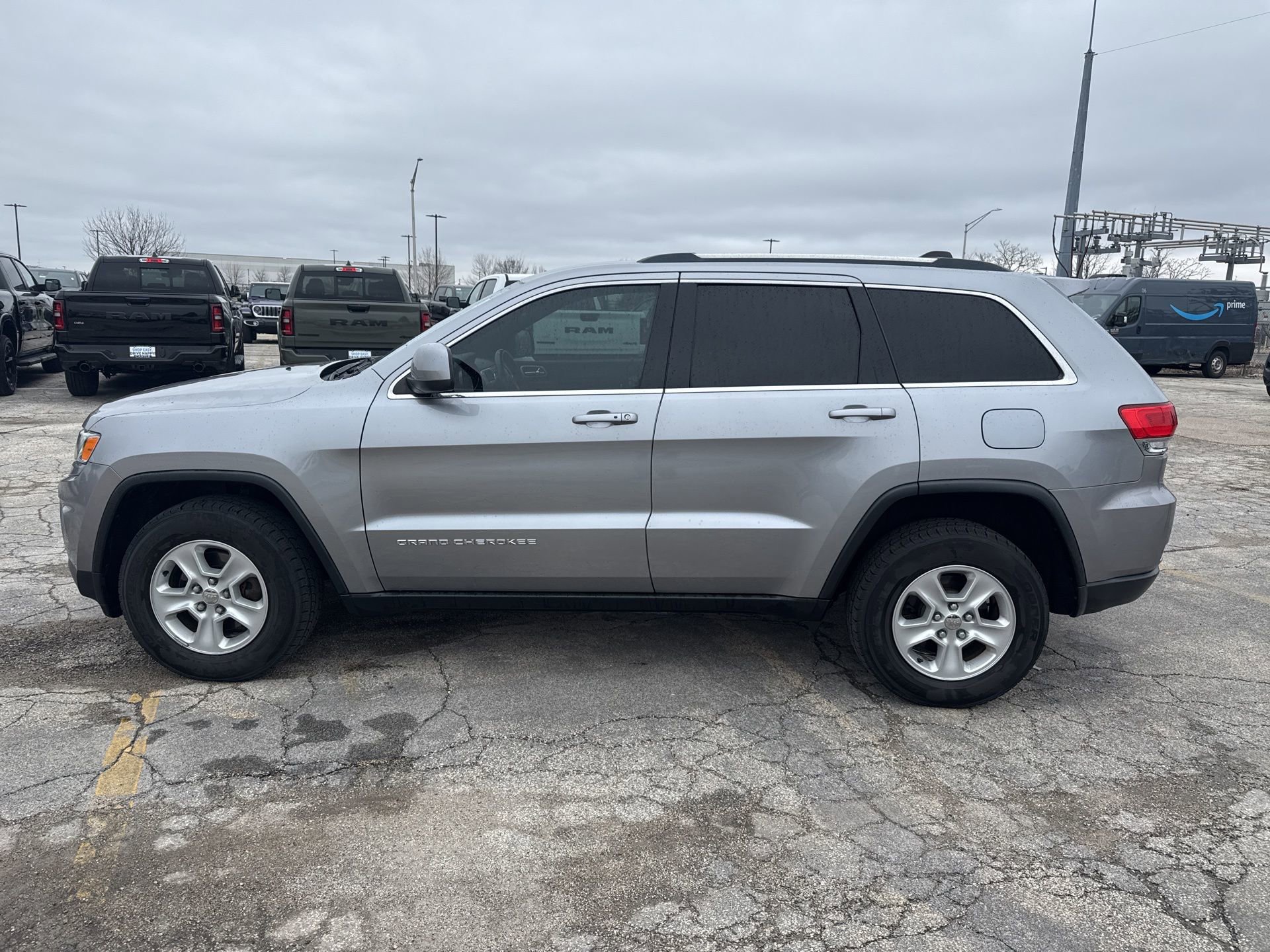 Used 2015 Jeep Grand Cherokee Laredo w/ Quick Order Package 23E AWD/4WD image 9