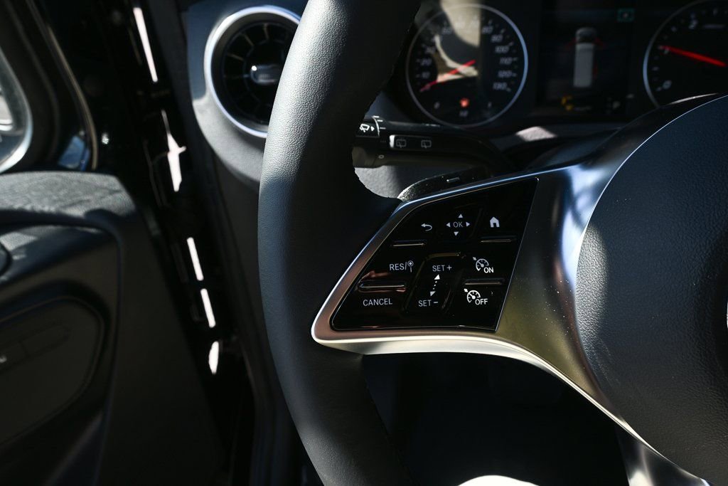 Used 2025 Mercedes-Benz Sprinter 2500 image 11