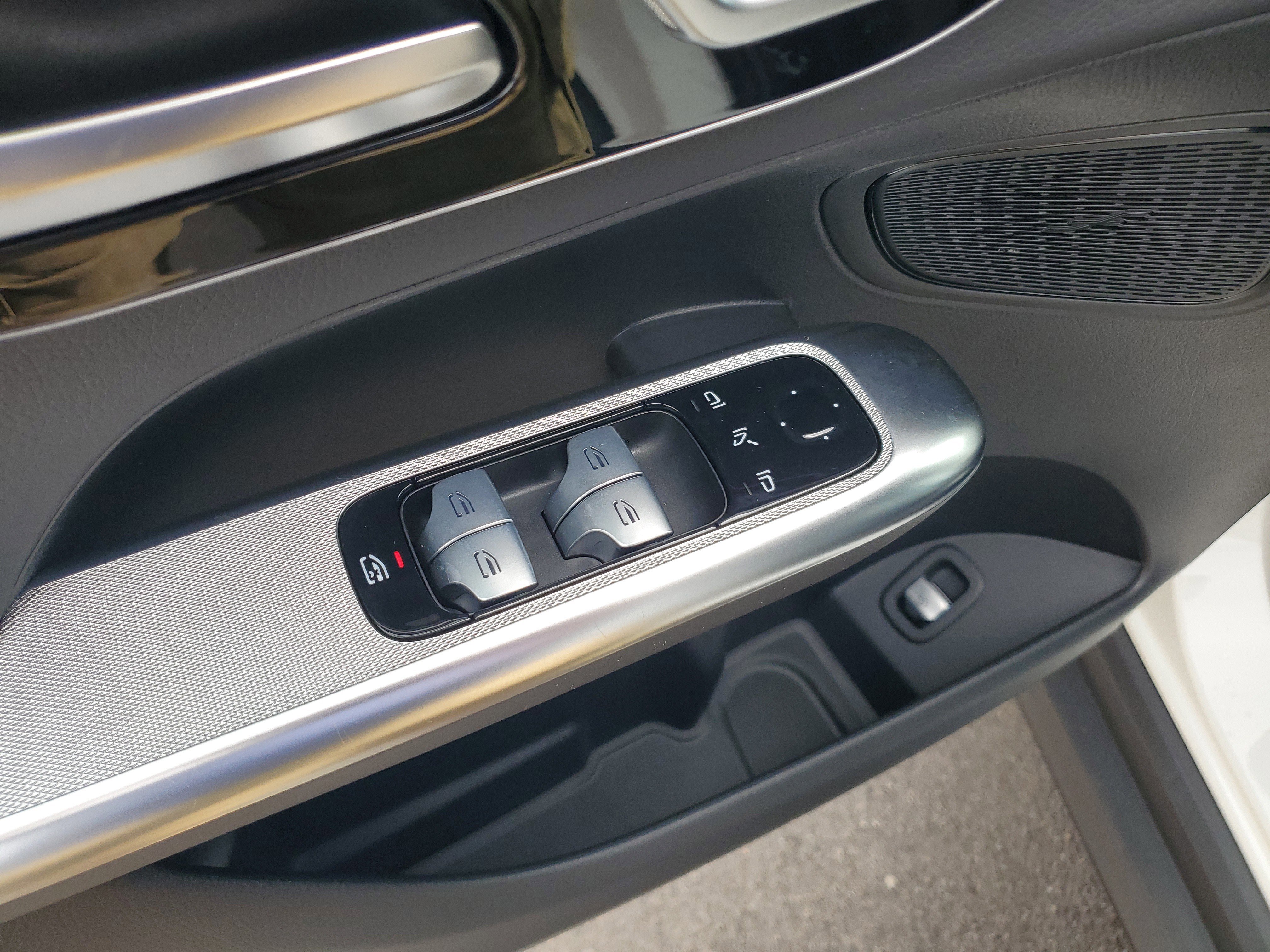 Certified 2025 Mercedes-Benz GLC 300 image 20