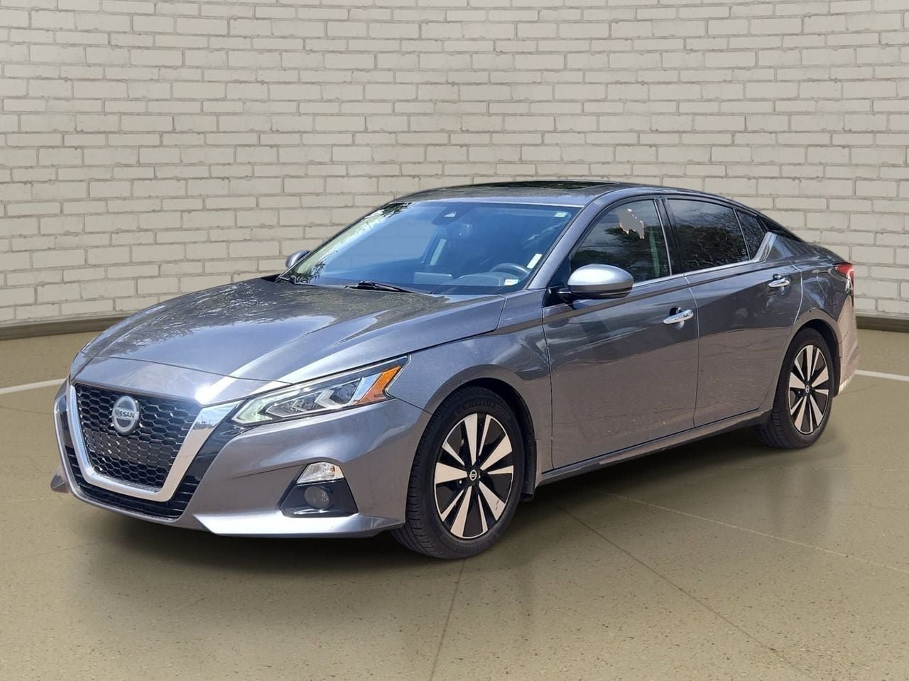 Used 2020 Nissan Altima 2.5 SV FWD image 1