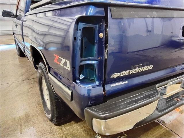 Used 2001 Chevrolet Silverado 1500 LS w/ Off-Road Chassis Pkg AWD/4WD image 16