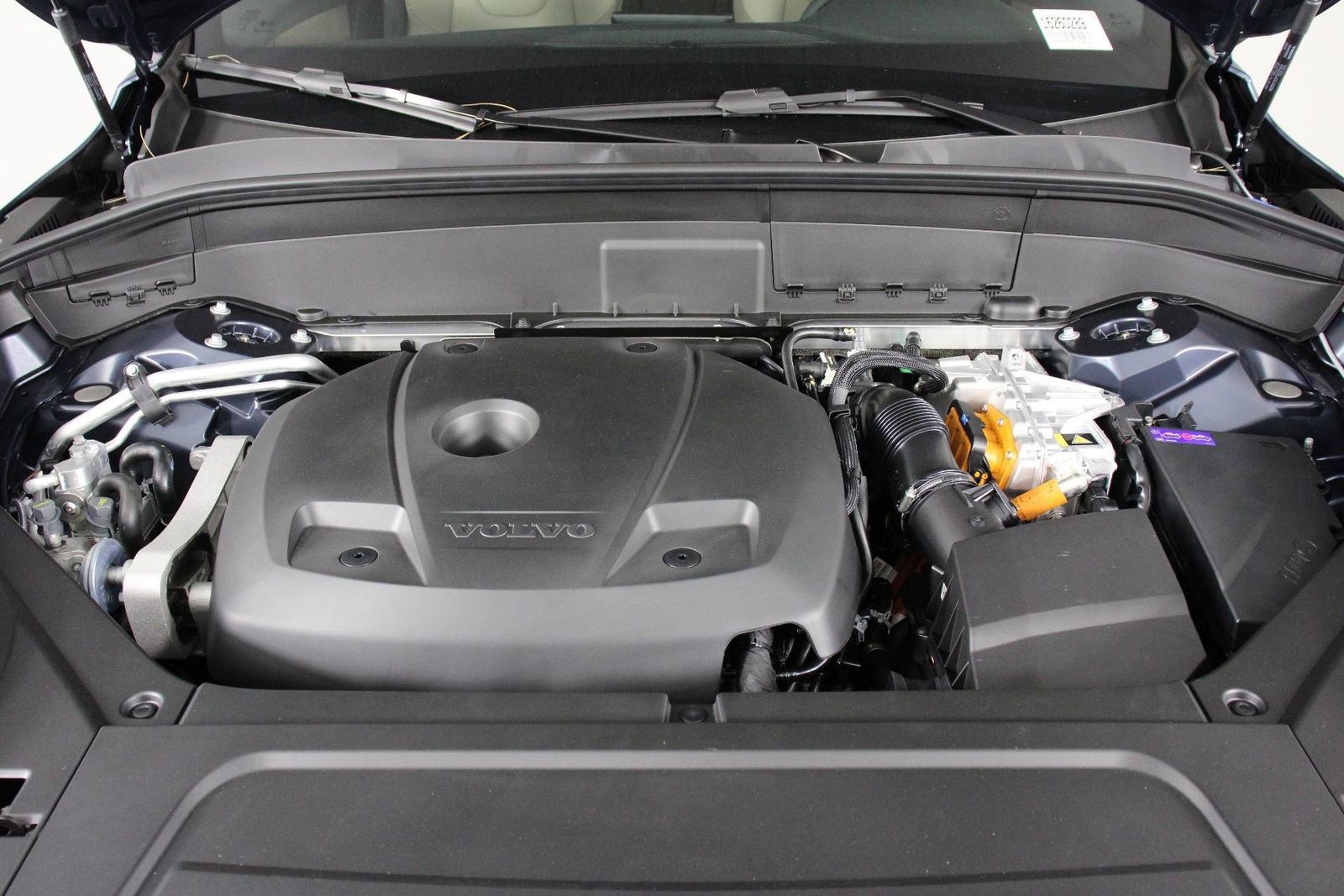 New 2026 Volvo XC90 T8 Plus w/ Protection Package Premier image 12