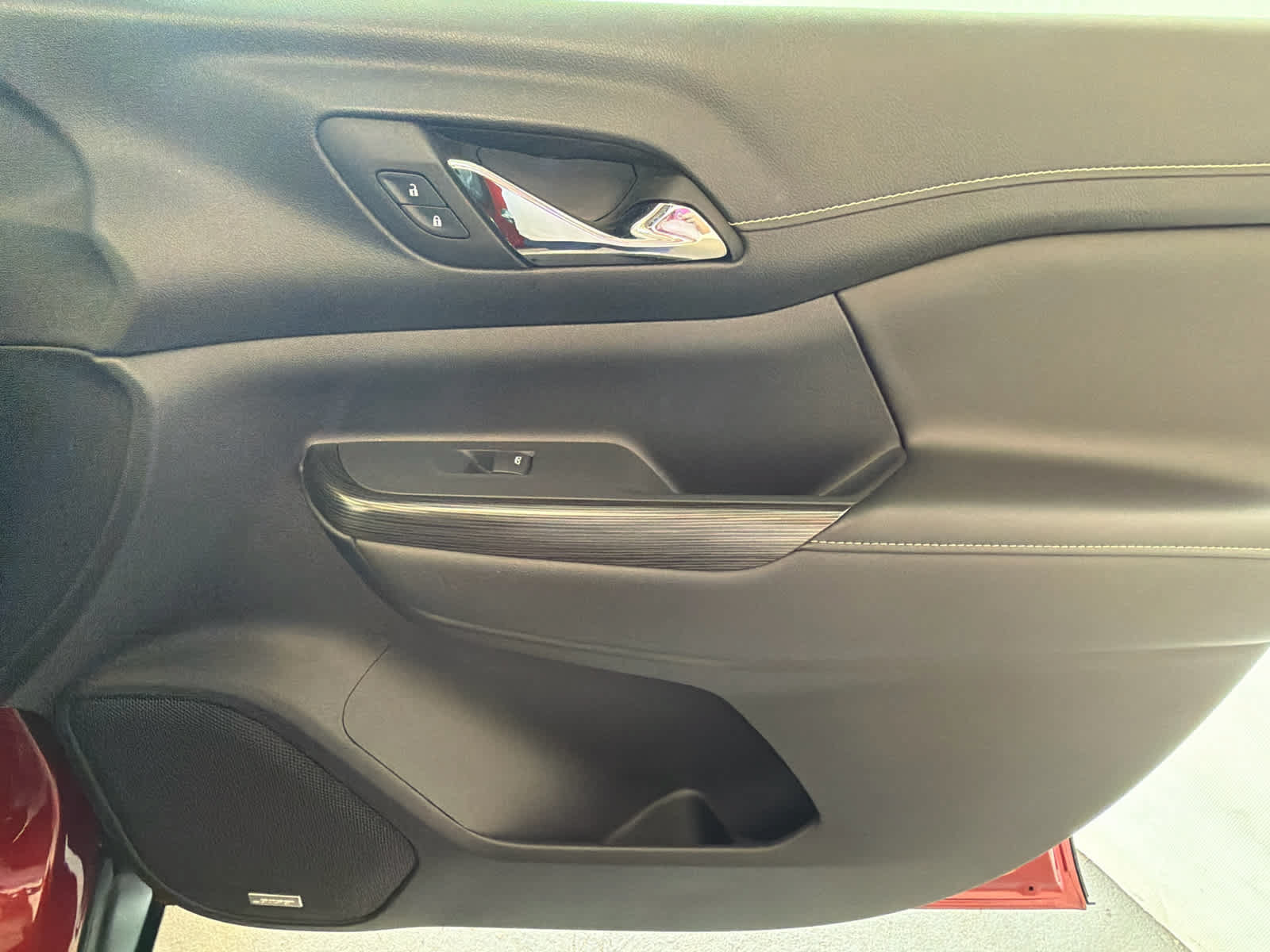 Used 2023 GMC Acadia SLT FWD image 32