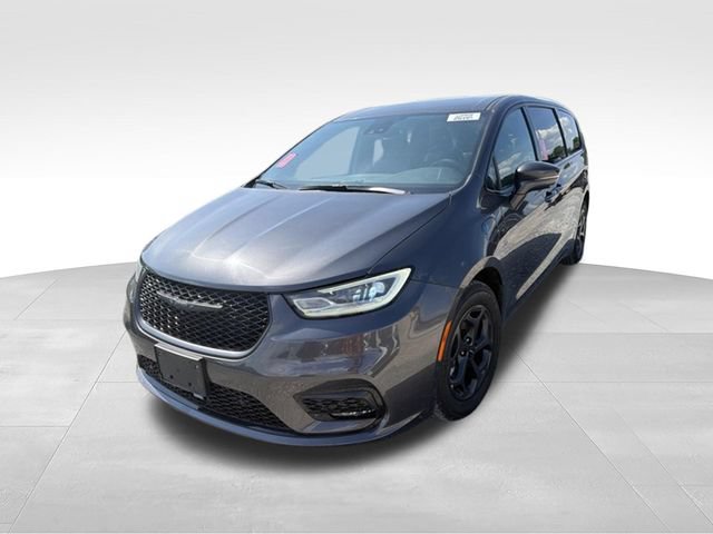Used 2022 Chrysler Pacifica Touring-L w/ Uconnect Theater Family Group FWD image 31