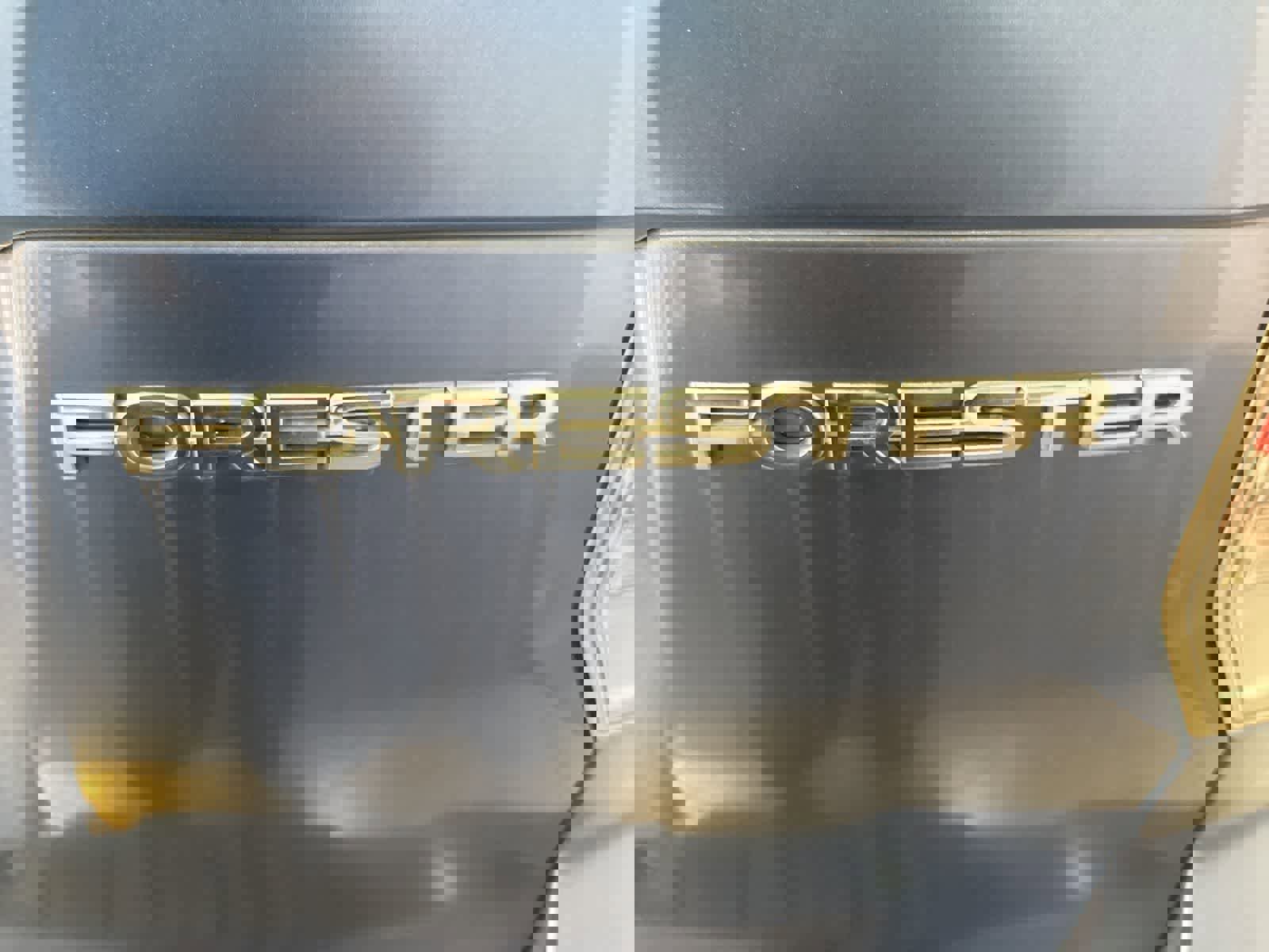 Used 2018 Subaru Forester 2.5i Premium w/ All-Weather Package image 13