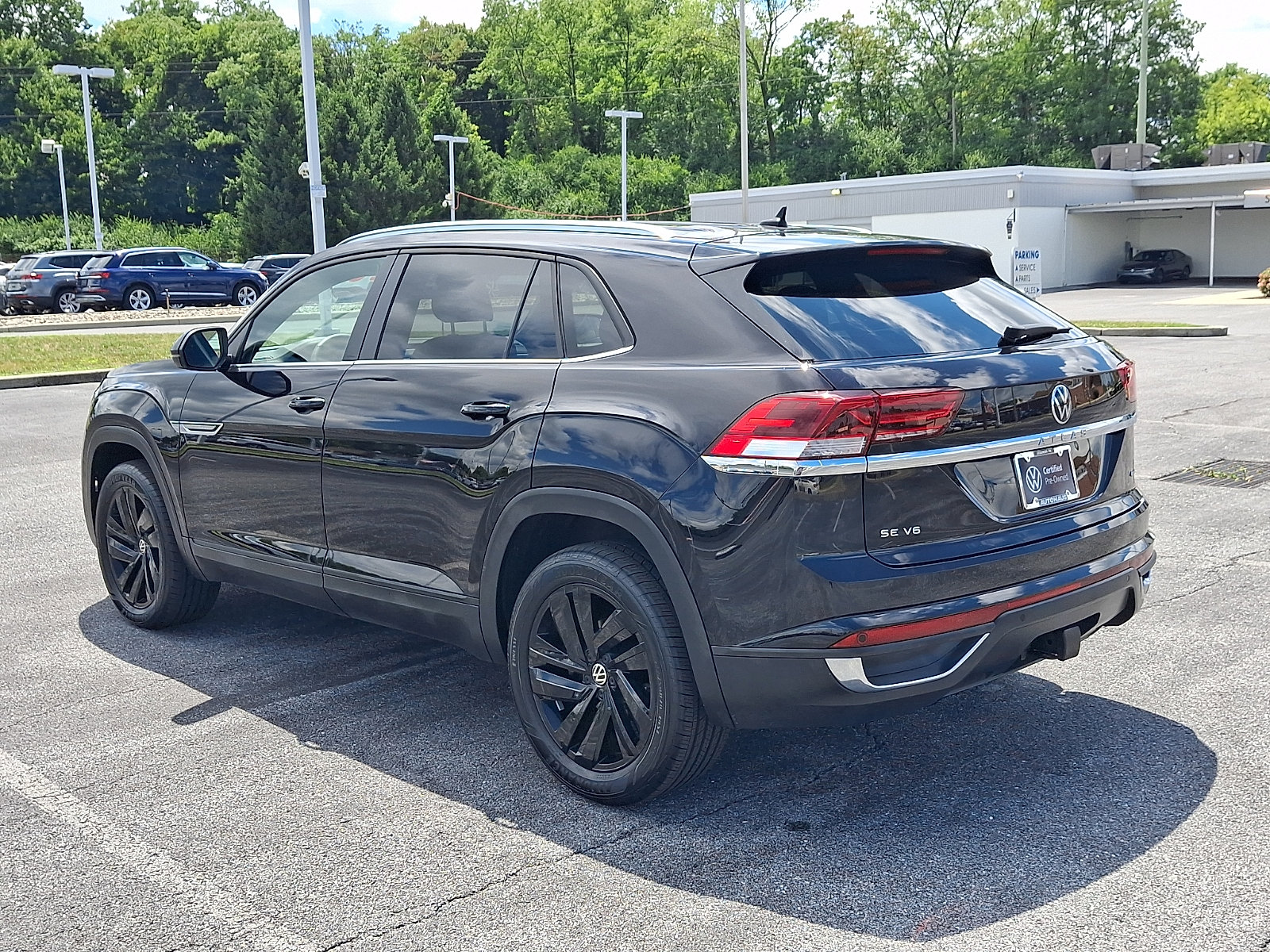 Used 2023 Volkswagen Atlas Cross Sport SE AWD/4WD image 5