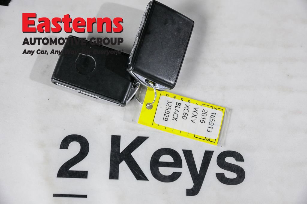 Used 2019 Volvo XC60 T5 Momentum w/ Multimedia Package image 35