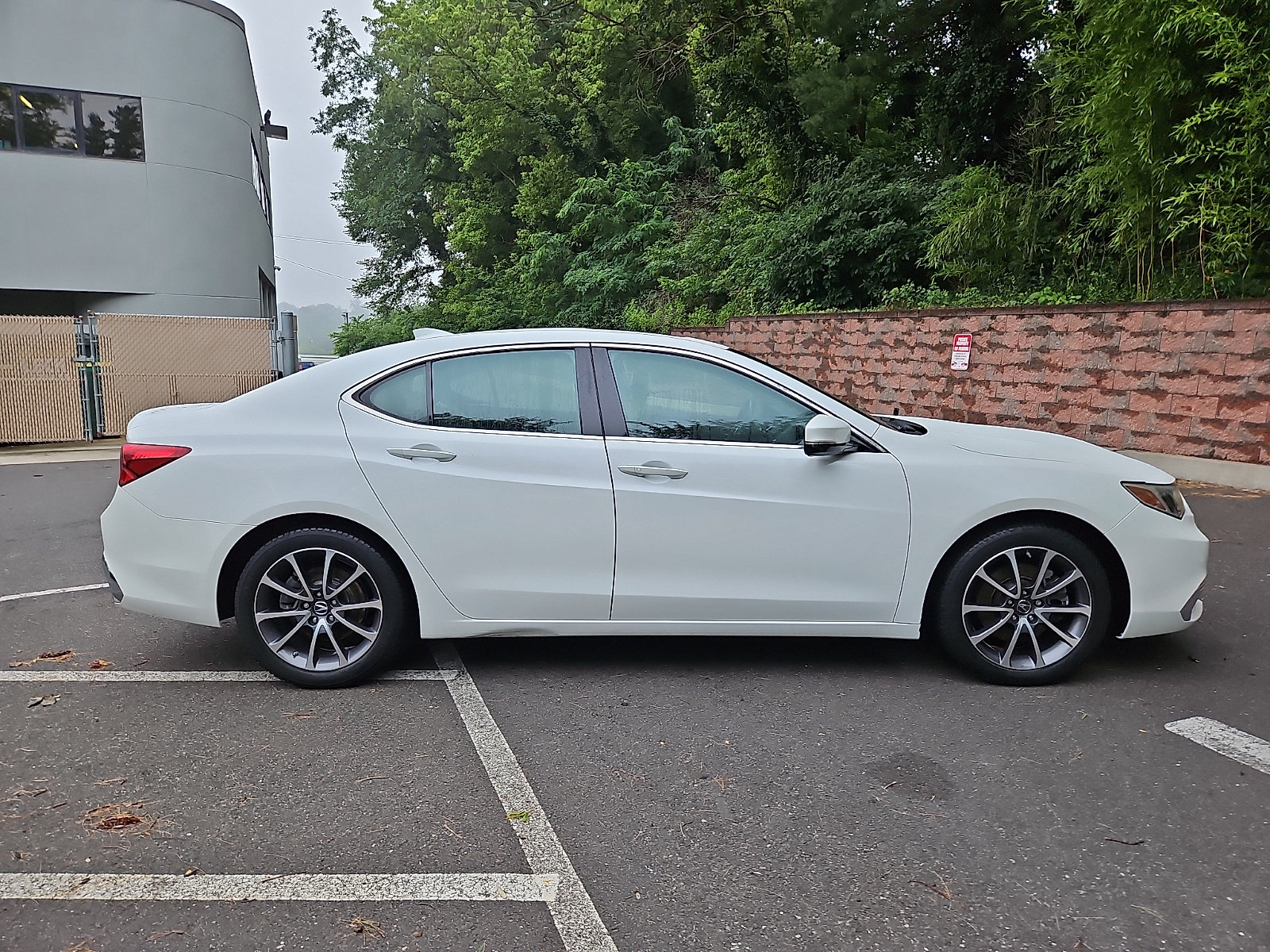 Used 2018 Acura TLX V6 FWD image 7