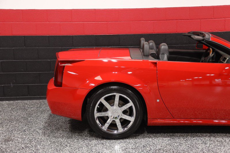 Used 2007 Cadillac XLR RWD image 6