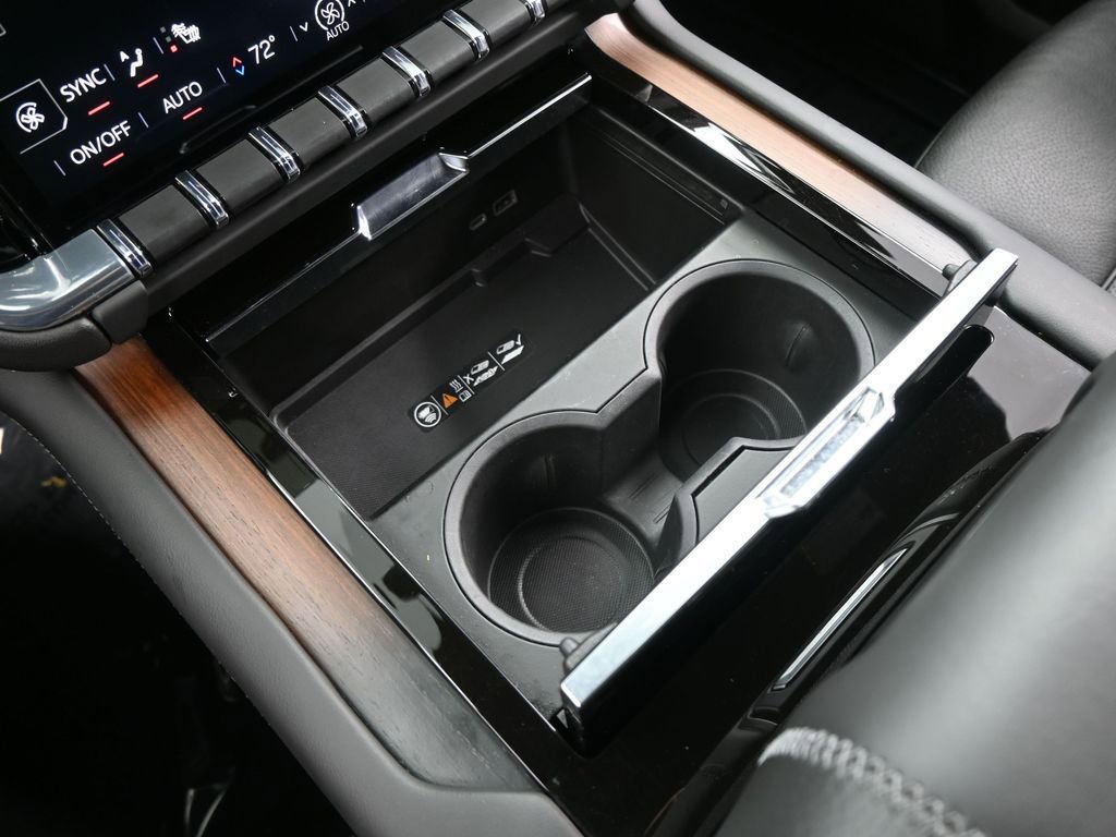 Used 2025 GMC Yukon Denali image 37