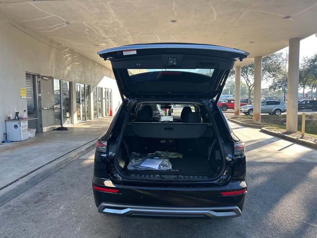 New 2026 Mitsubishi Outlander SE image 32