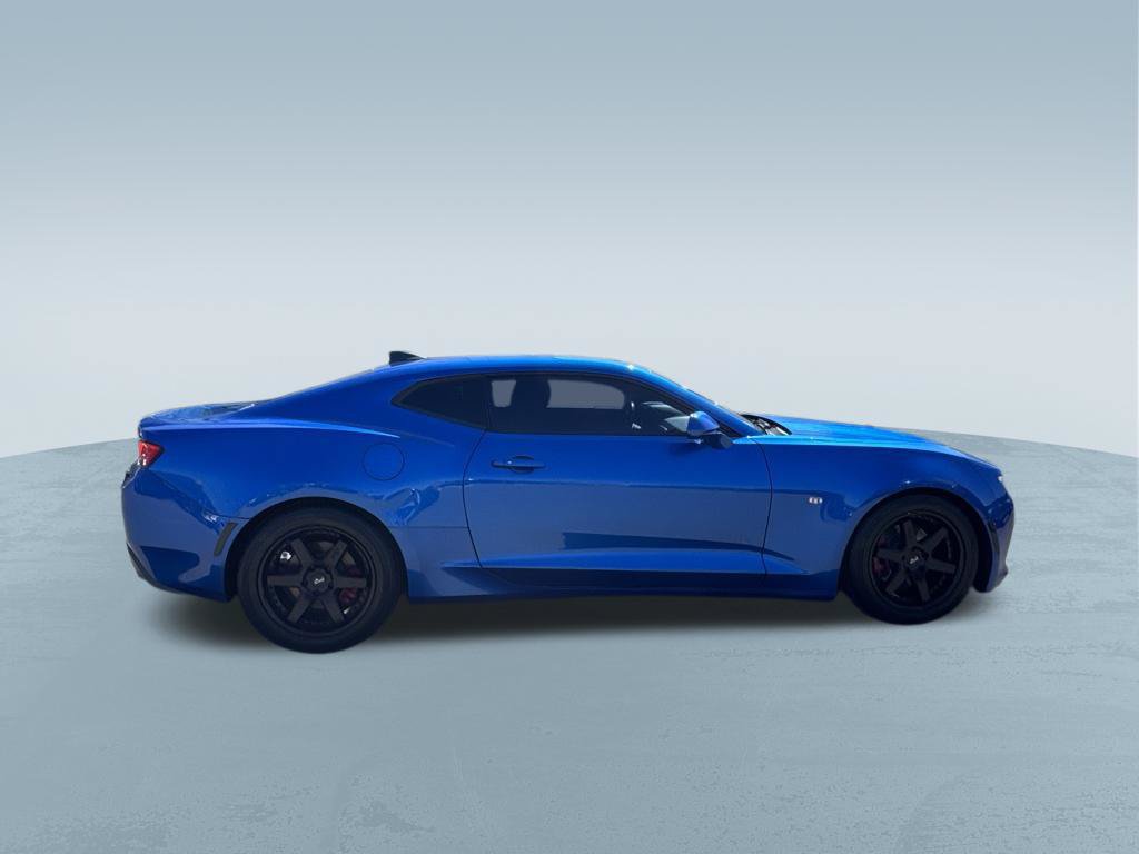 Used 2017 Chevrolet Camaro LT RWD image 9