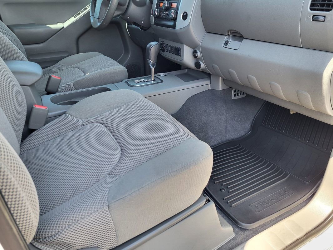 Used 2020 Nissan Frontier SV w/ Midnight Edition Floor Mats image 18