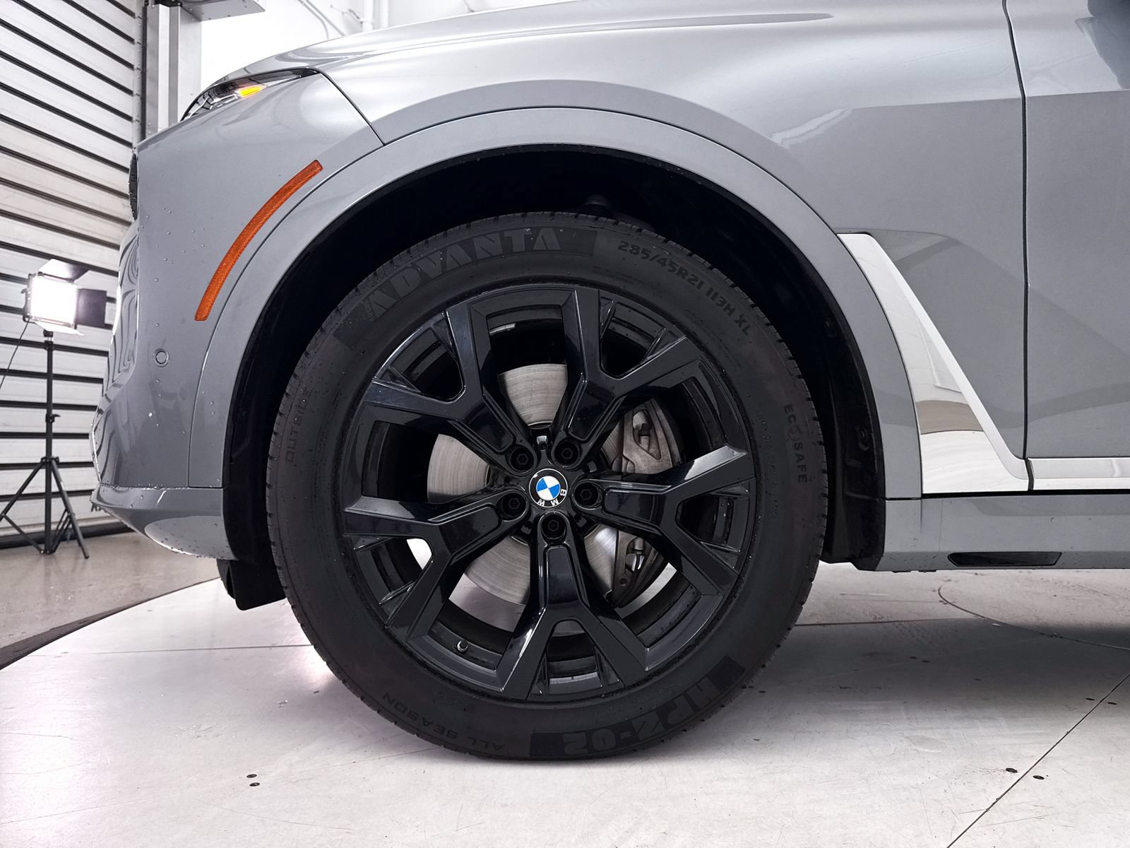 Used 2024 BMW X7 xDrive40i w/ Premium Package AWD/4WD image 17