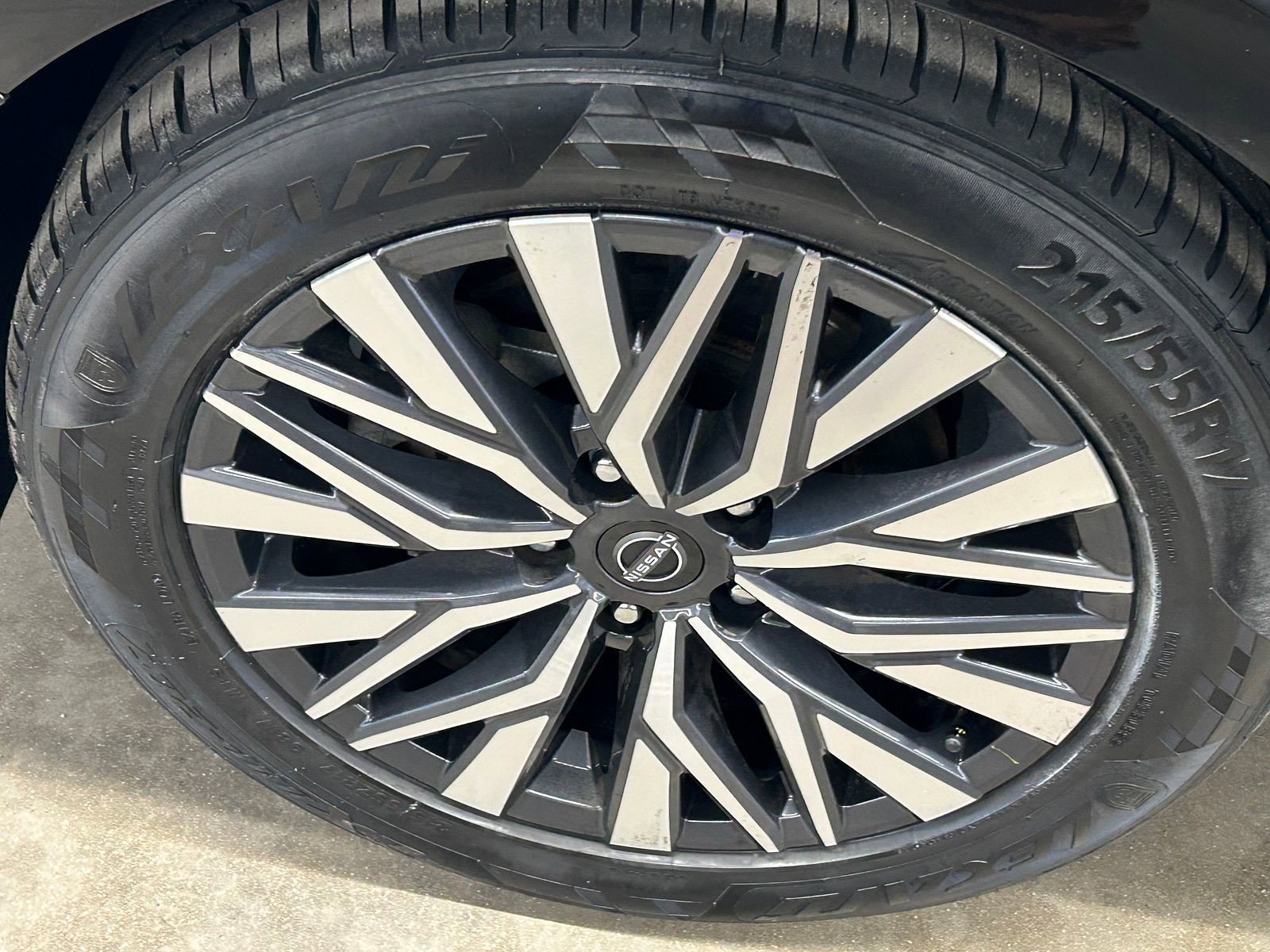 Used 2024 Nissan Altima 2.5 SV image 9