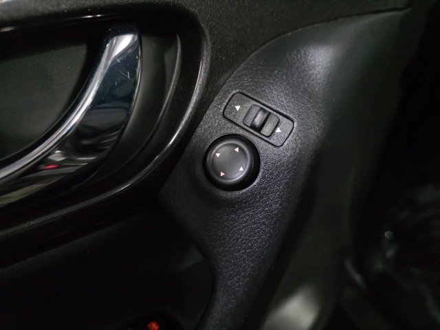 Used 2019 Nissan Rogue SV image 30