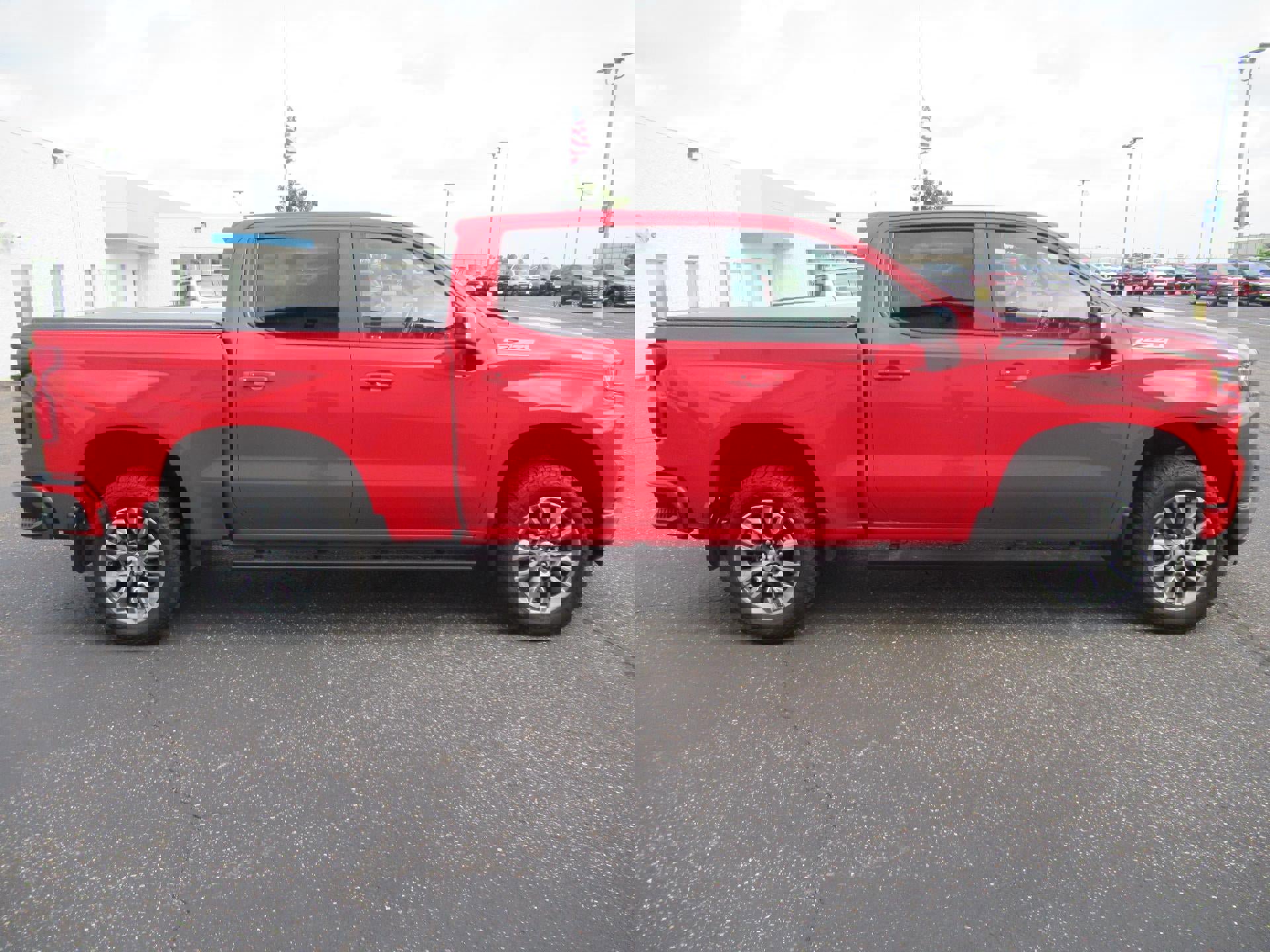 Used 2019 Chevrolet Silverado 1500 RST AWD/4WD image 4