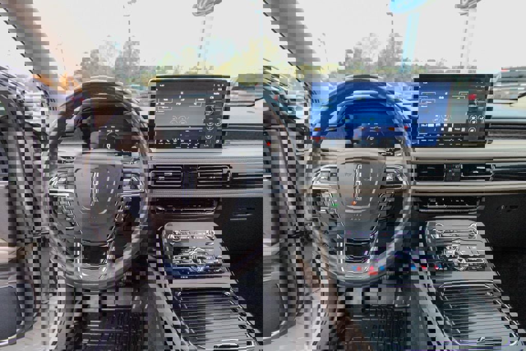 Used 2021 Lincoln Nautilus Reserve w/ Equipment Group 201A image 31