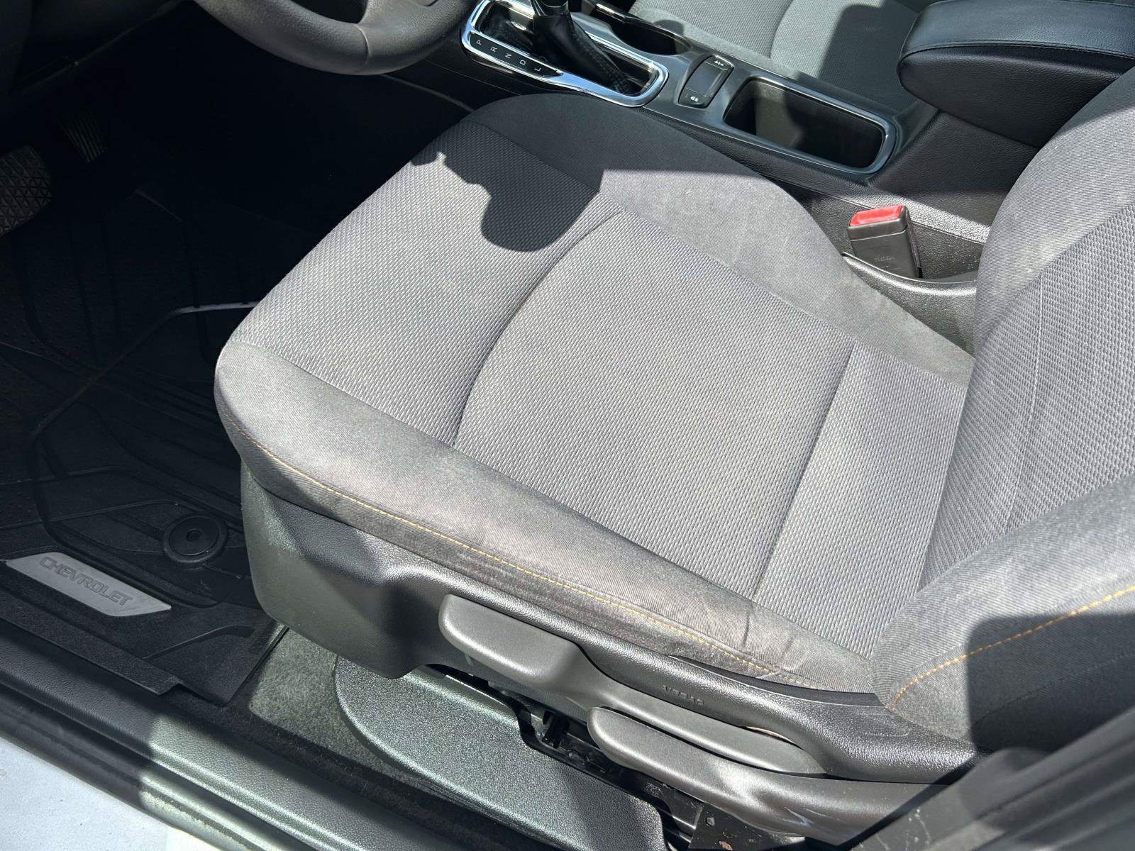 Used 2019 Chevrolet Cruze LS w/ LS Convenience Package FWD image 17
