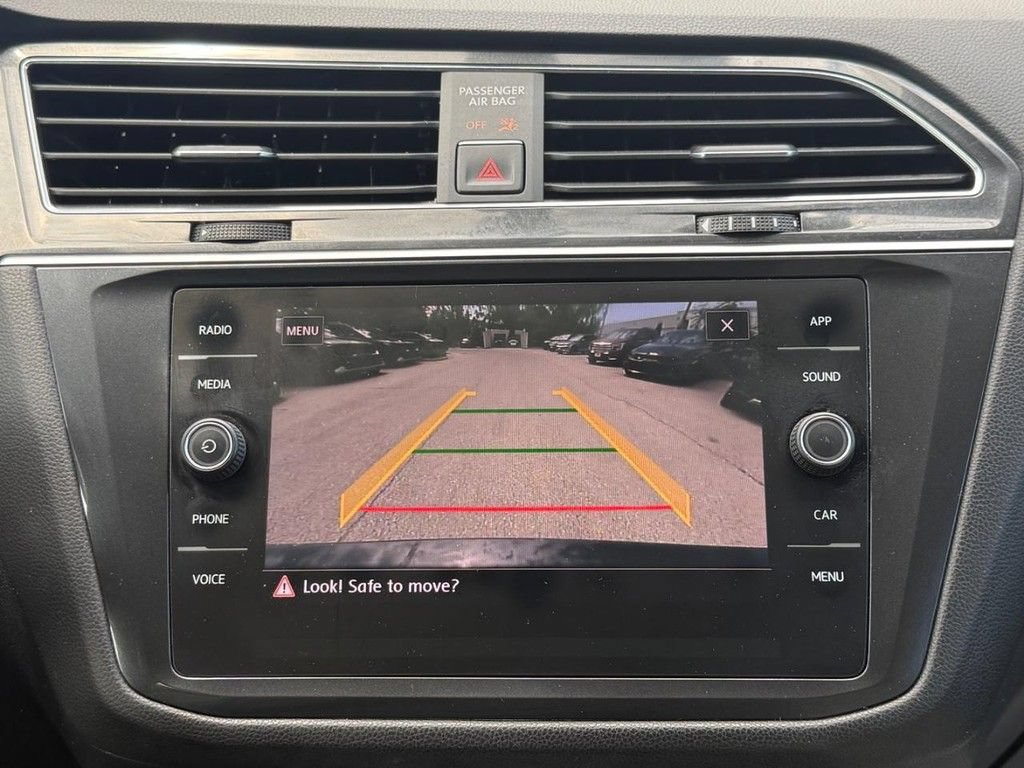 Used 2018 Volkswagen Tiguan SE AWD/4WD image 19