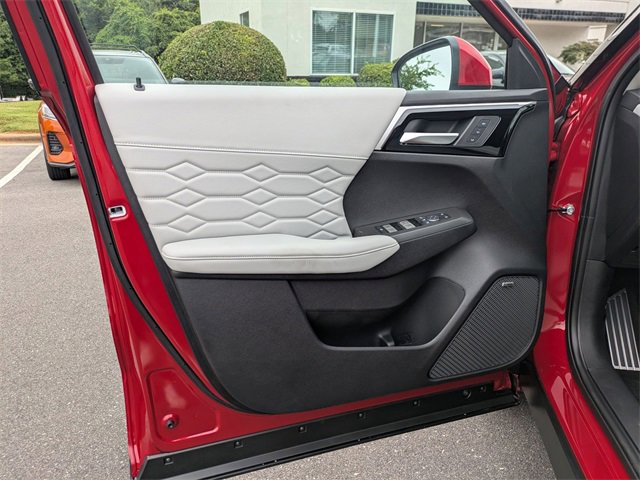 New 2025 Mitsubishi Outlander SEL image 11