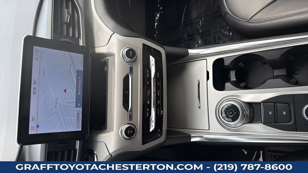 Used 2023 Ford Explorer XLT w/ Equipment Group 202A AWD/4WD image 18