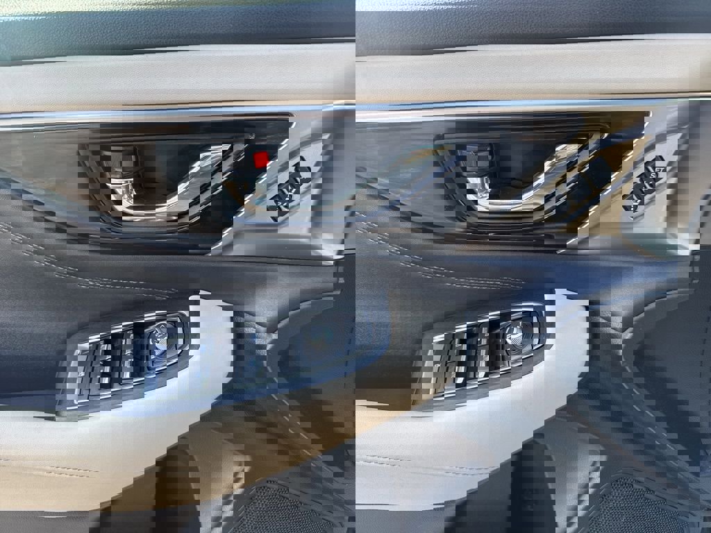 Used 2022 Subaru Outback Limited image 18