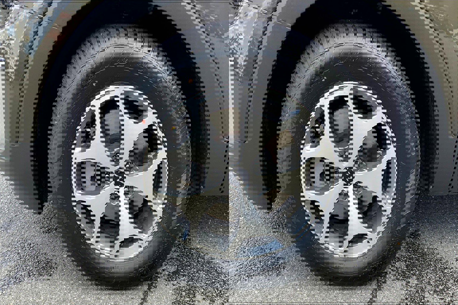 Used 2022 Kia Telluride EX image 10