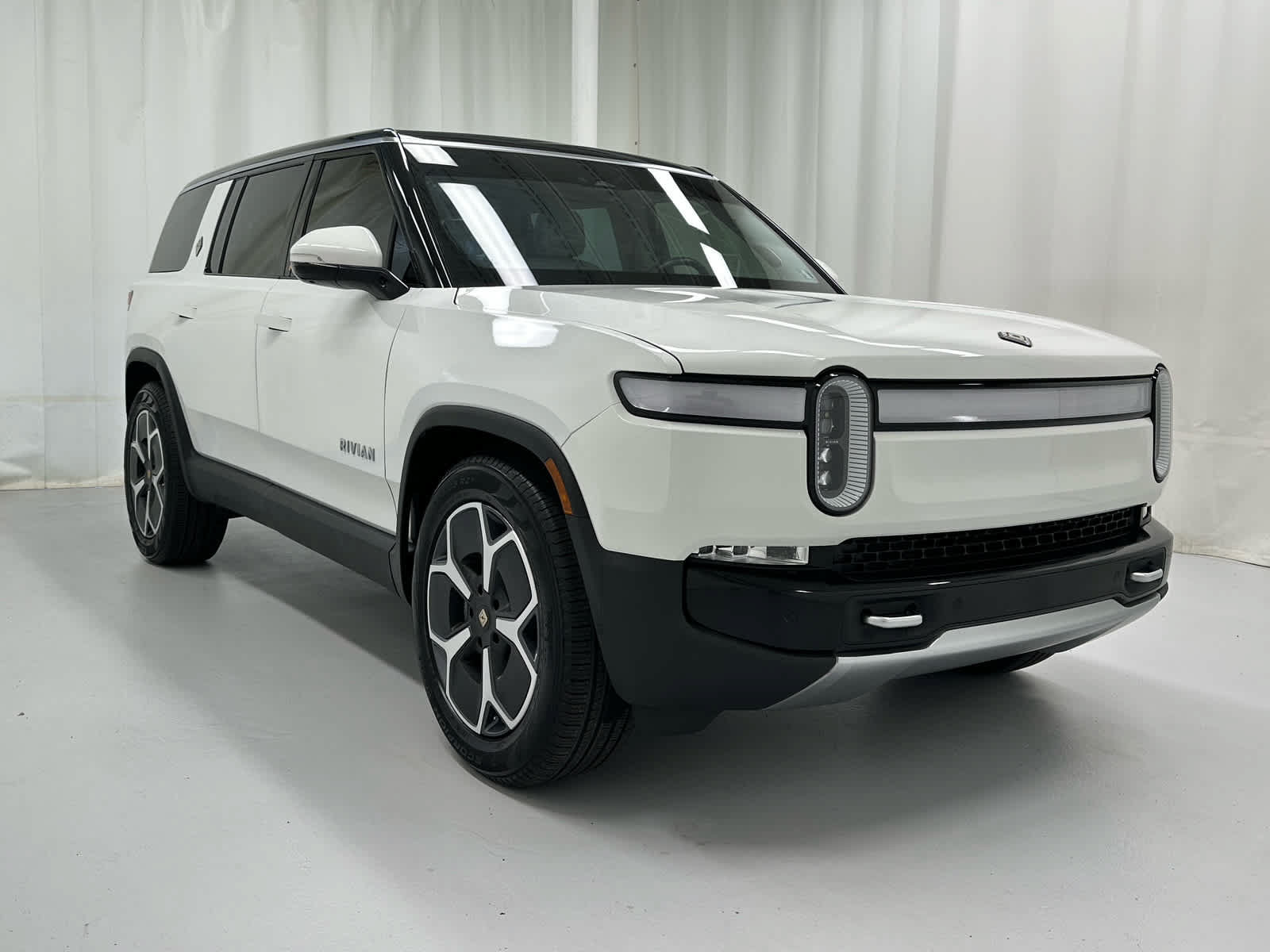 Used 2023 Rivian R1S Adventure Dual