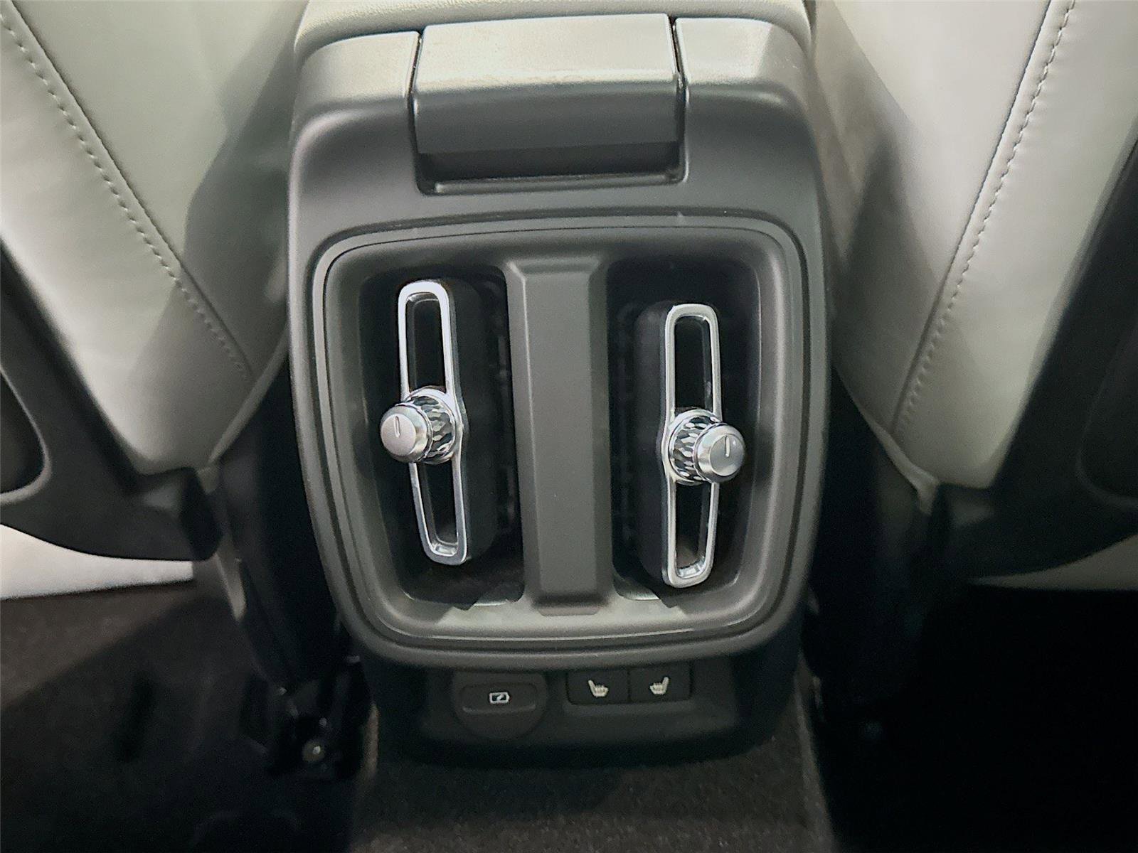 Used 2023 Polestar Polestar 2 Performance w/ Pilot Pack image 17