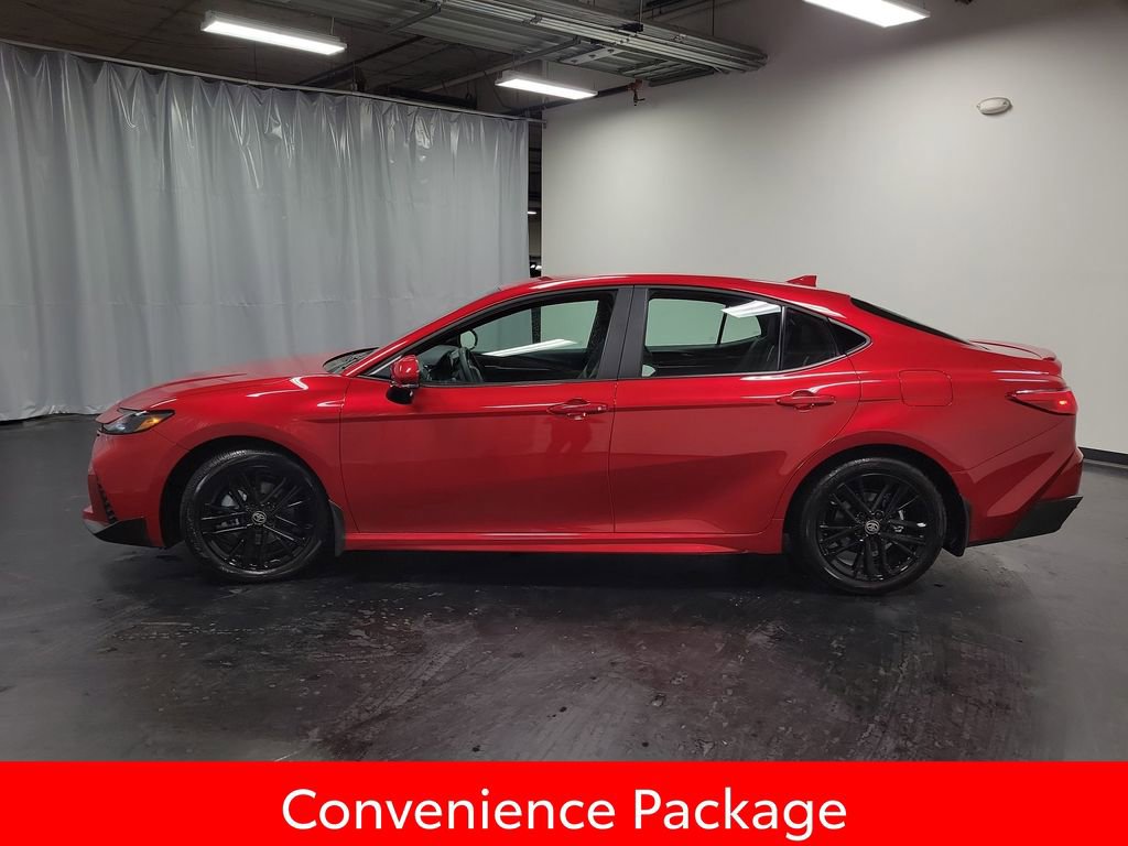 Used 2026 Toyota Camry SE image 5