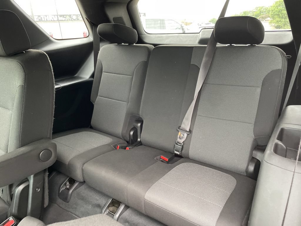 Used 2022 Chevrolet Traverse LT FWD image 36