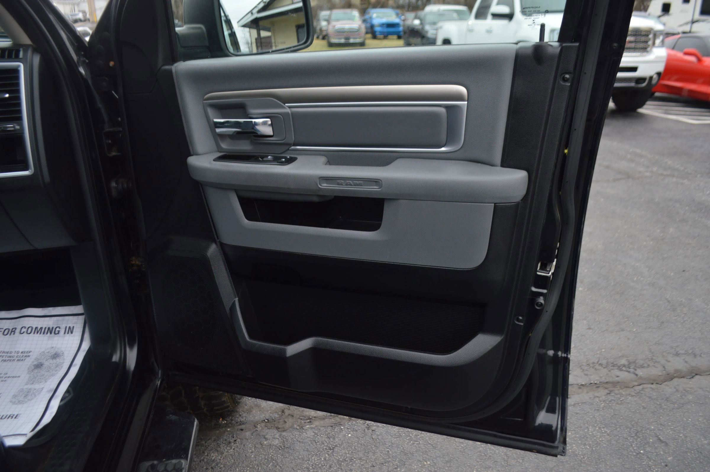 Used 2014 RAM 1500 Outdoorsman image 23