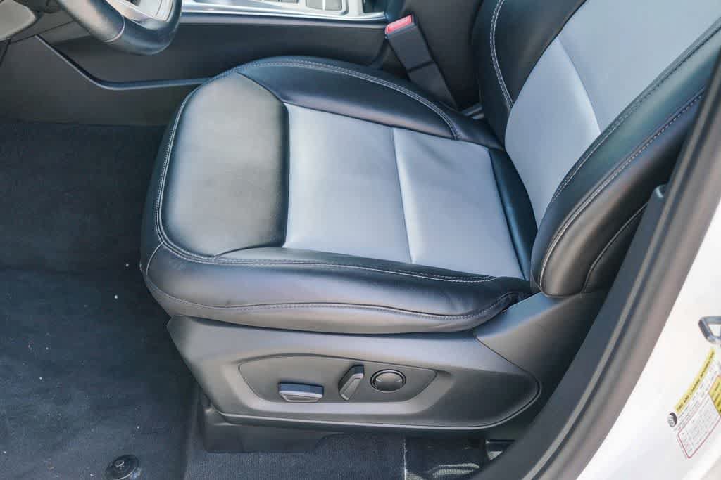 Used 2022 Ford Explorer XLT w/ Equipment Group 202A RWD image 20