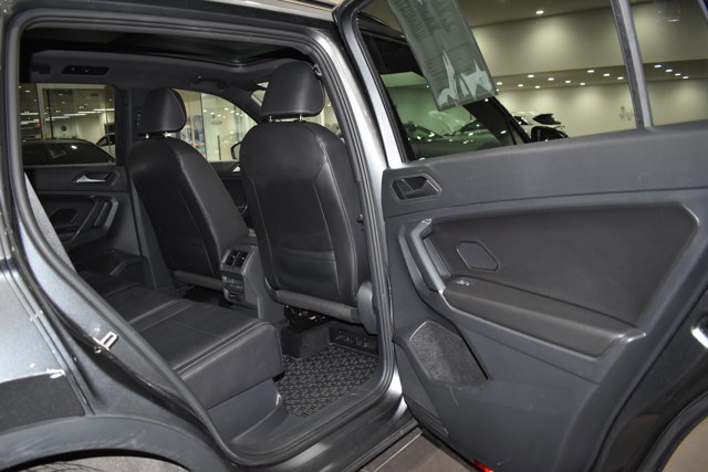 Used 2020 Volkswagen Tiguan SE R-Line image 27