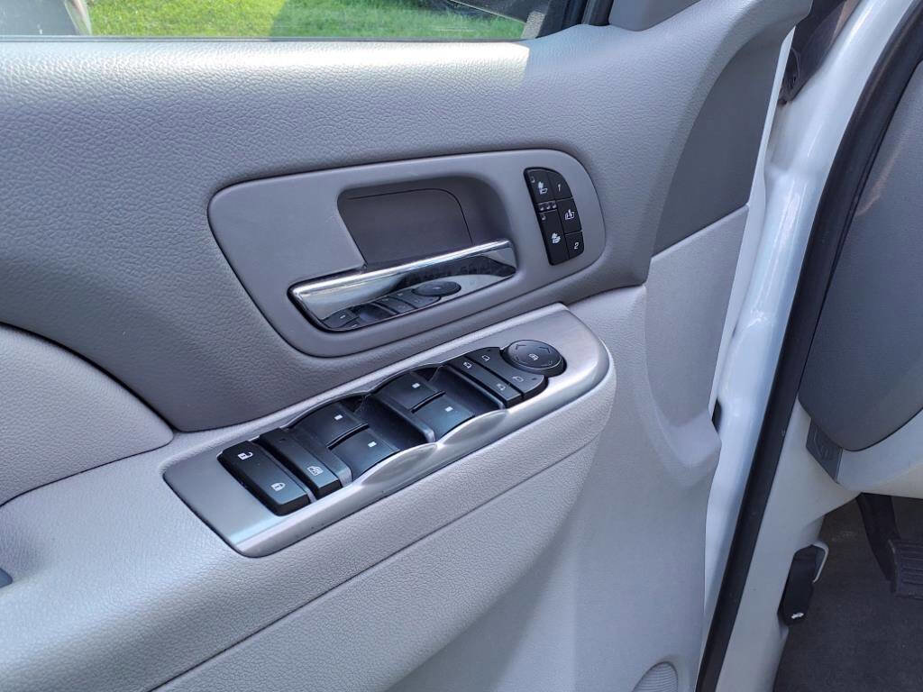 Used 2014 Chevrolet Tahoe LT AWD/4WD image 12