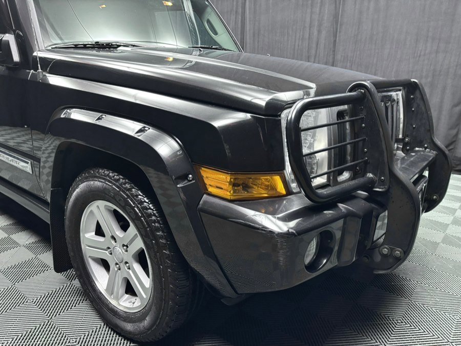 Used 2010 Jeep Commander Limited image 11