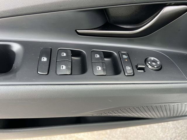 Certified 2025 Hyundai Elantra SEL image 16