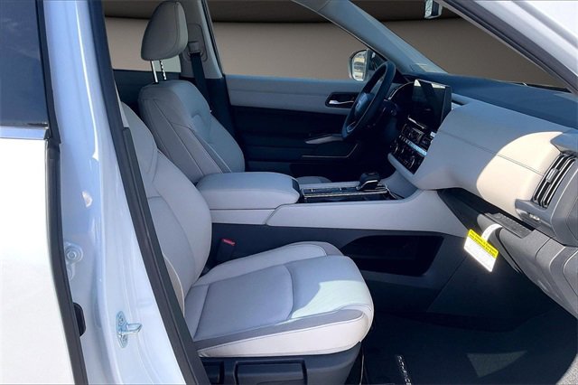 New 2026 Nissan Pathfinder SL image 11