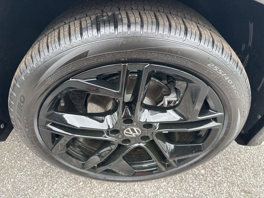 New 2026 Volkswagen Tiguan SE R-Line image 15