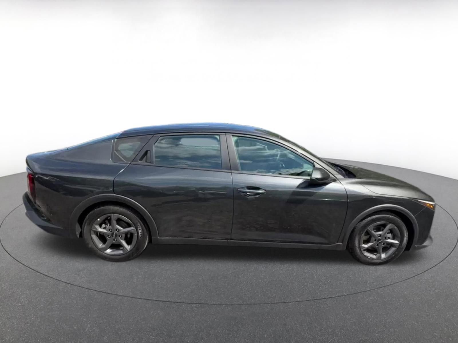 Used 2025 Kia K4 FWD image 16
