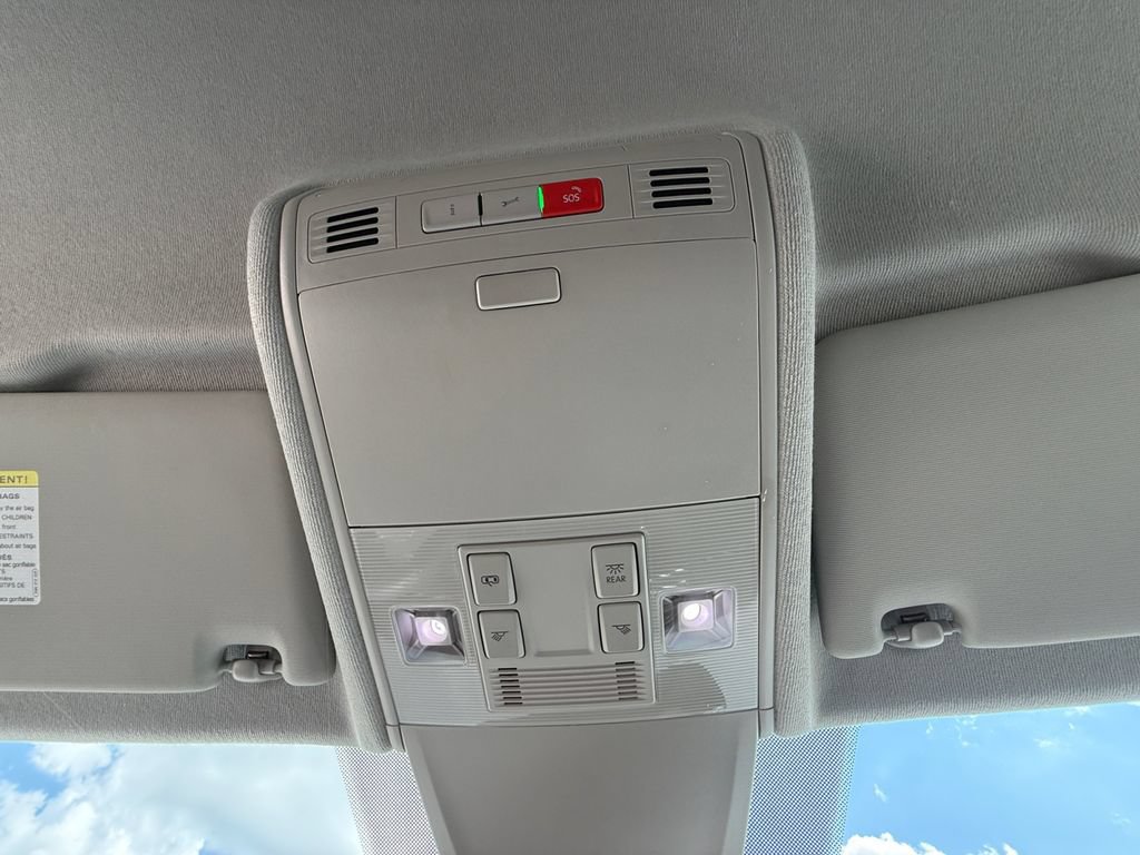 Used 2023 Volkswagen Tiguan SE FWD image 22