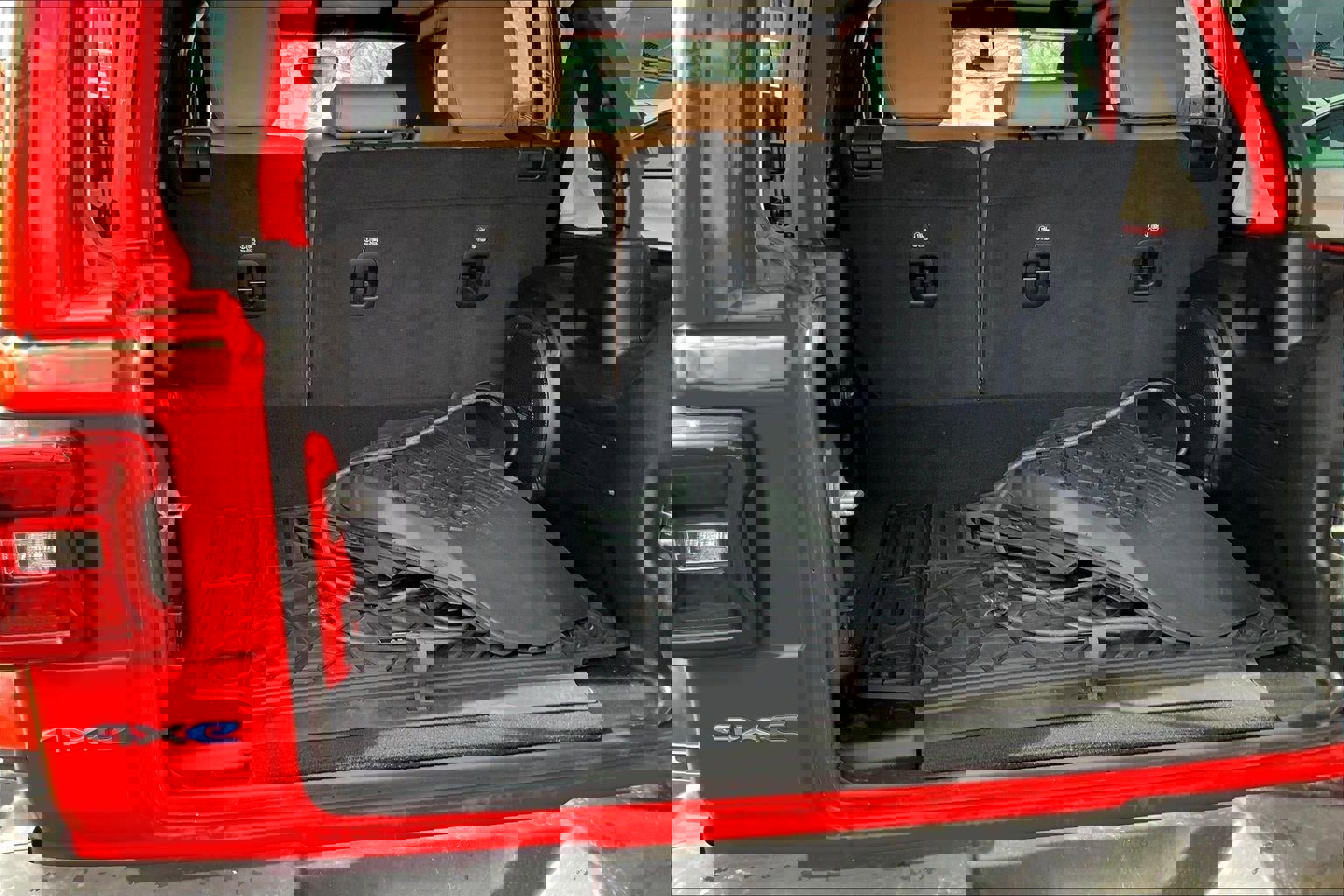 Used 2022 Jeep Wrangler Unlimited Sahara image 4