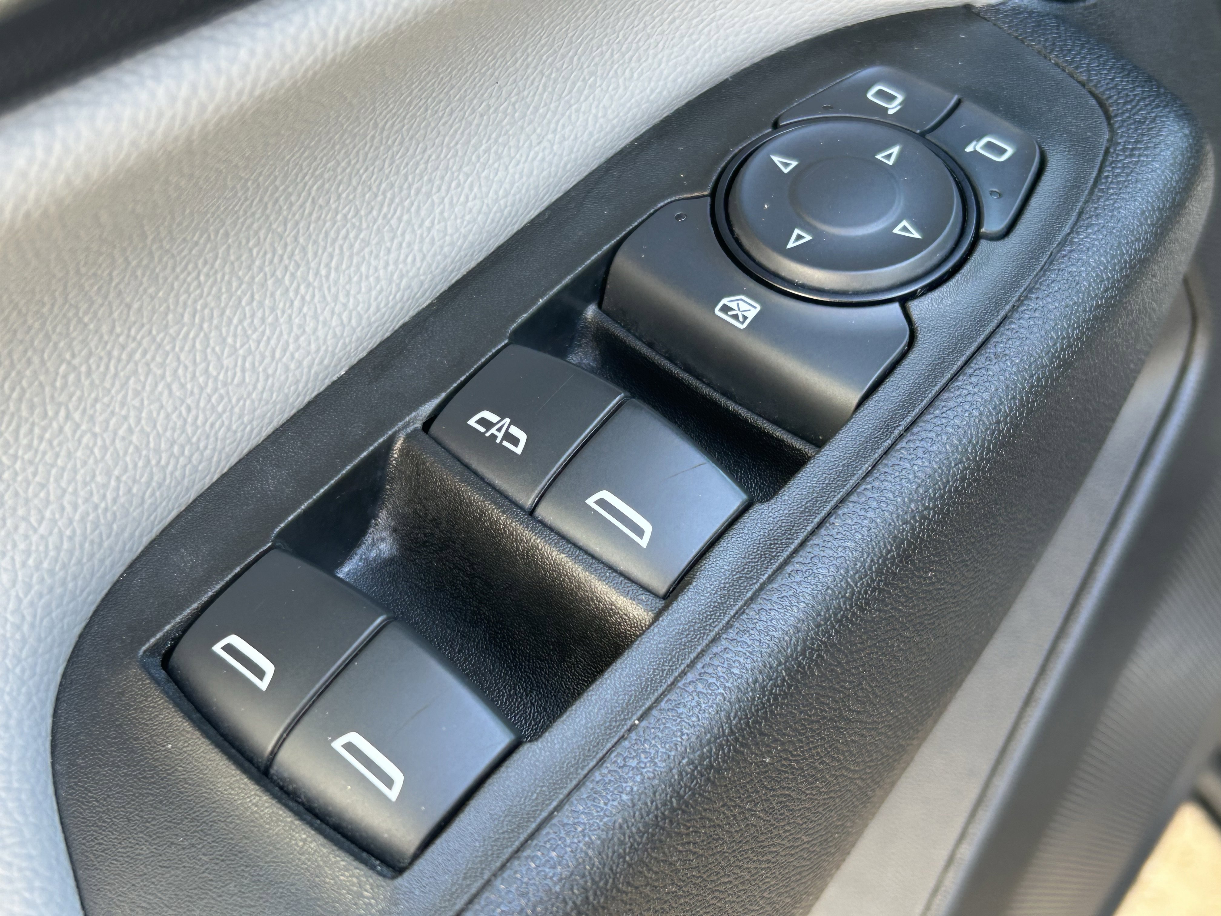 Used 2024 Chevrolet Equinox LT image 16