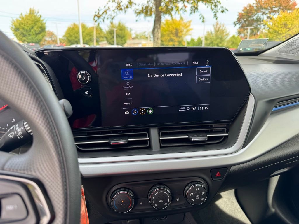 Used 2025 Chevrolet Trax LS w/ LS Convenience Package image 14