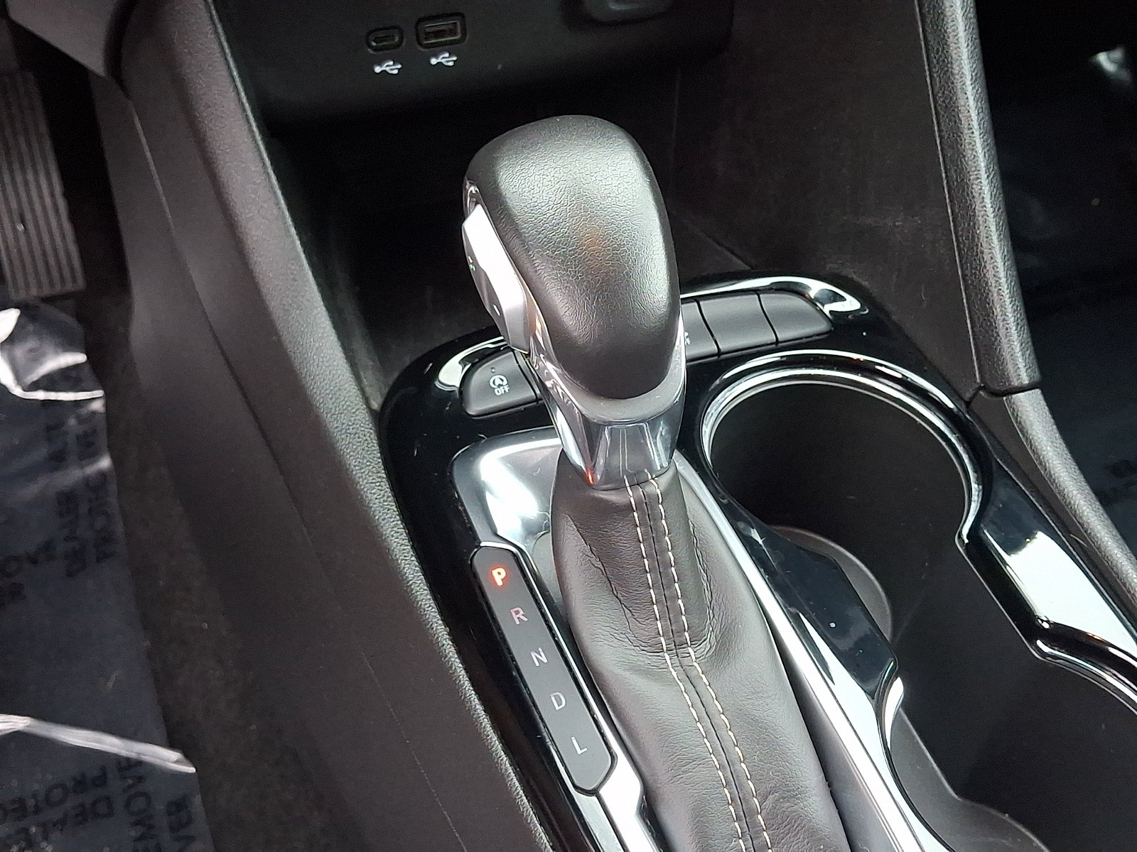 Used 2024 Buick Encore GX Preferred AWD/4WD image 14